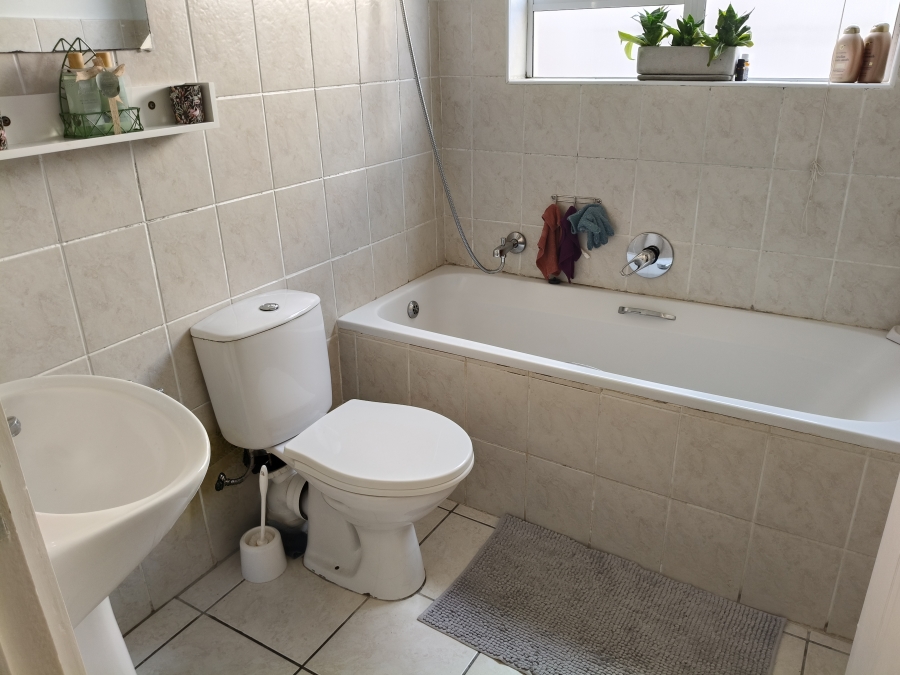 2 Bedroom Property for Sale in Admirals Park Western Cape